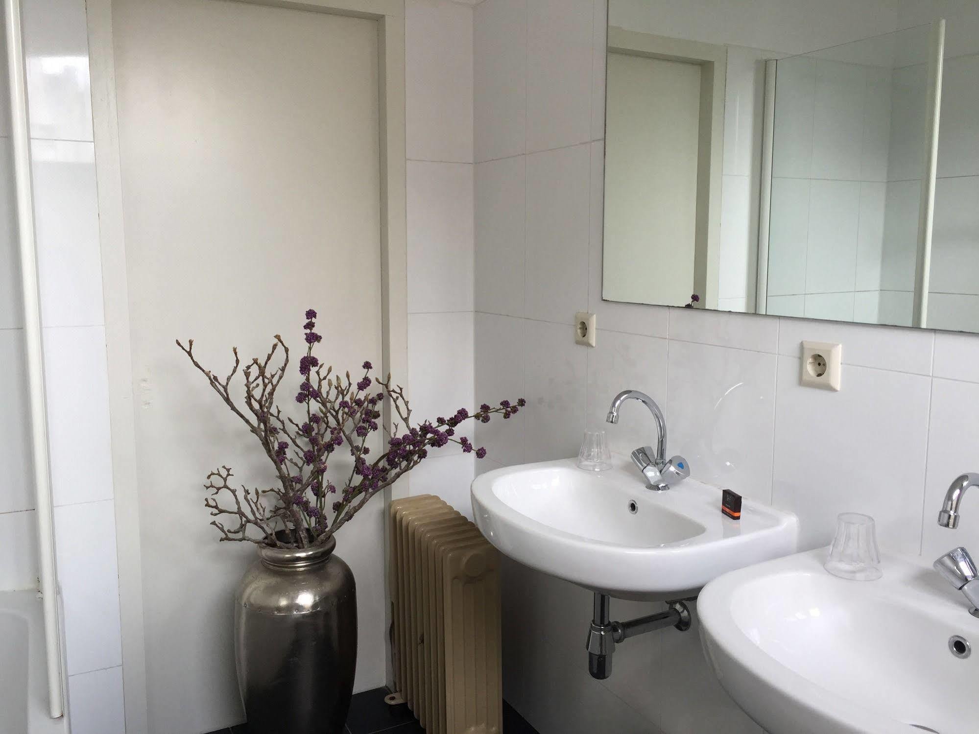 Nine-T-Teen Bed And Boutique Amsterdam Luaran gambar